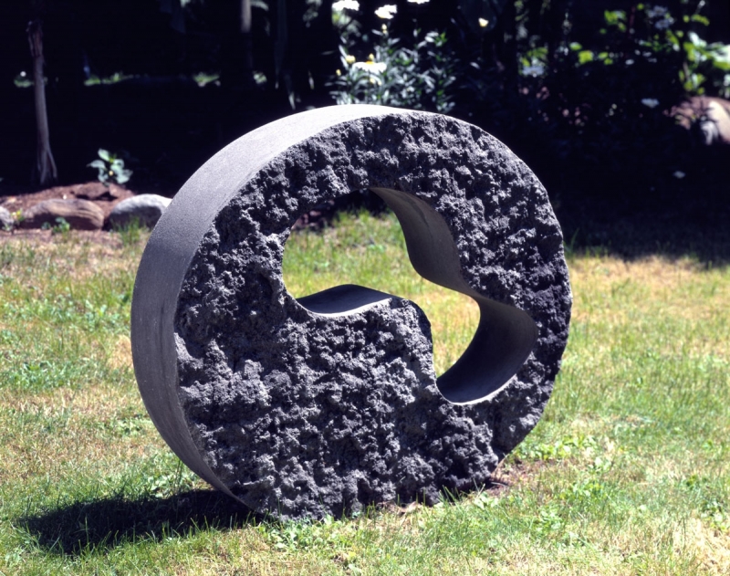 Jean Arp, Ruota di bosco I, pietra calcarea (granito belga), 1961